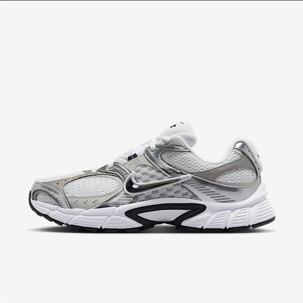 Nike V5 RNR Sneakers